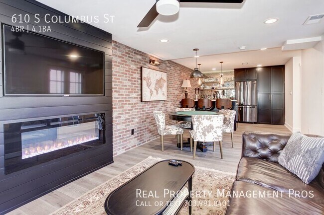 Building Photo - Stunning Corner Townhouse, Old Town Alexan...