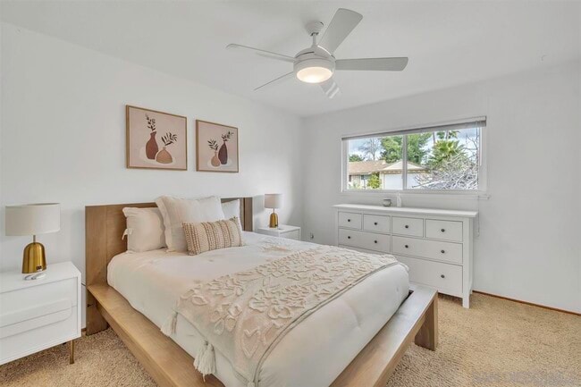 Building Photo - 17052 Bernardo Oaks Dr