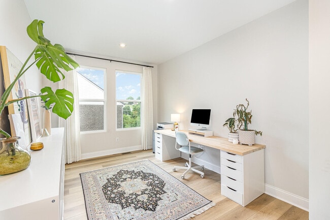 Building Photo - 15005 Prat Ct