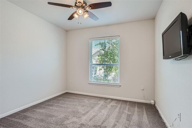 Building Photo - 821 Durness Dr