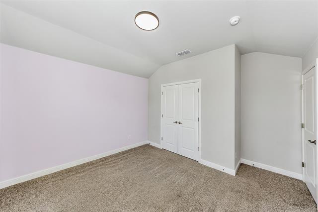 Building Photo - 11524 Leeson St