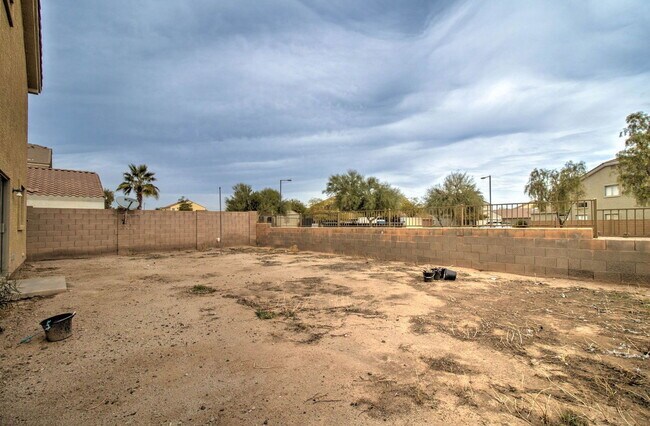 Building Photo - 5659 S 239th Dr