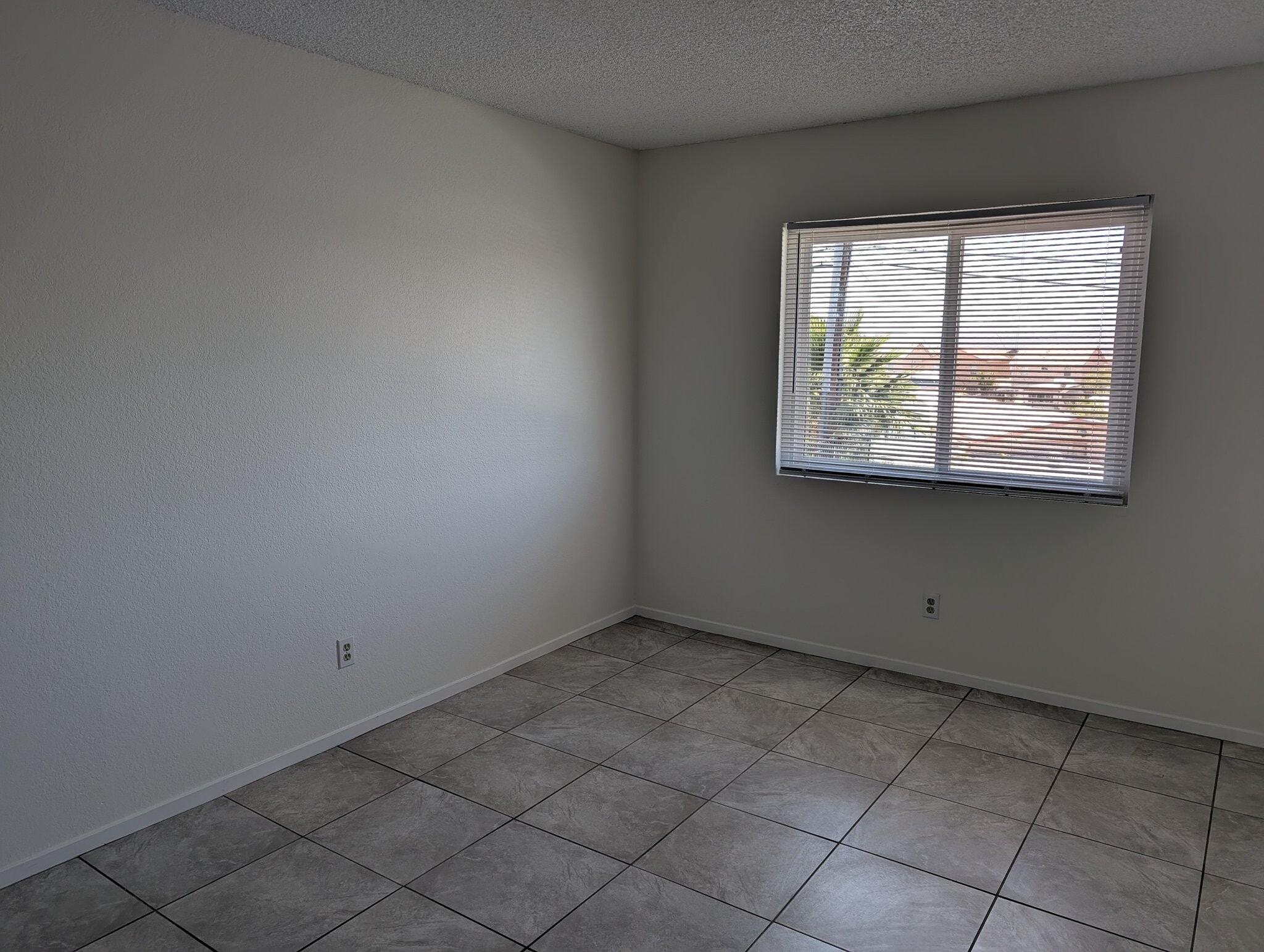 Building Photo - 841 Avenue A