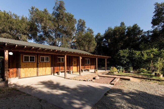 Primary Photo - Rustic Modern Farm House
