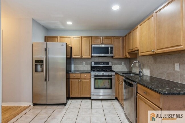 Building Photo - 17 Lackland Ave