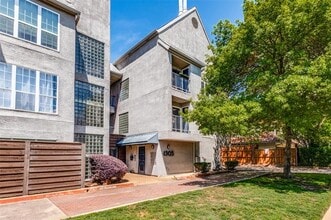 Building Photo - 4303 Buena Vista St