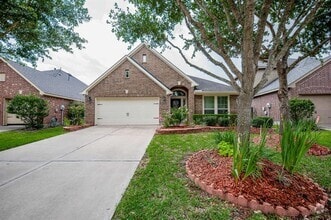 Building Photo - 29011 Davenport Dr