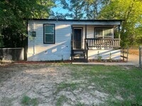 Building Photo - 1702 W Mims St