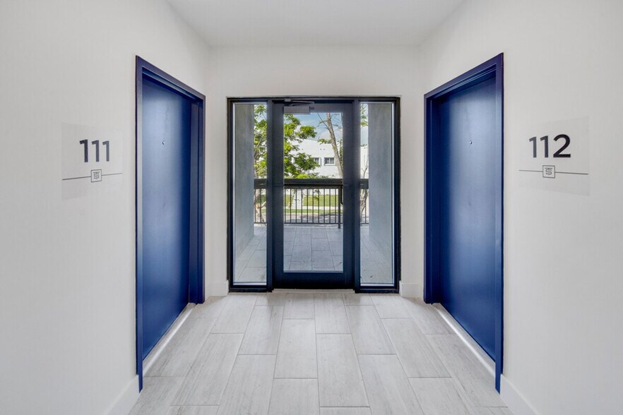 Building Photo - 1302 SW 22nd Ave