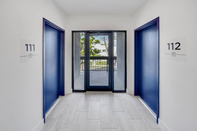 Building Photo - 1302 SW 22nd Ave