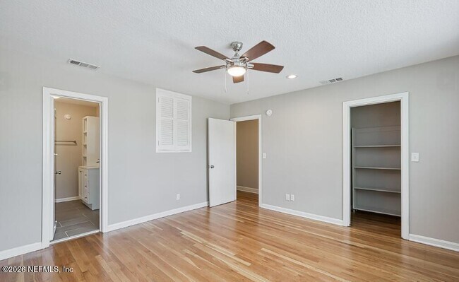 Building Photo - 2819 Oak St