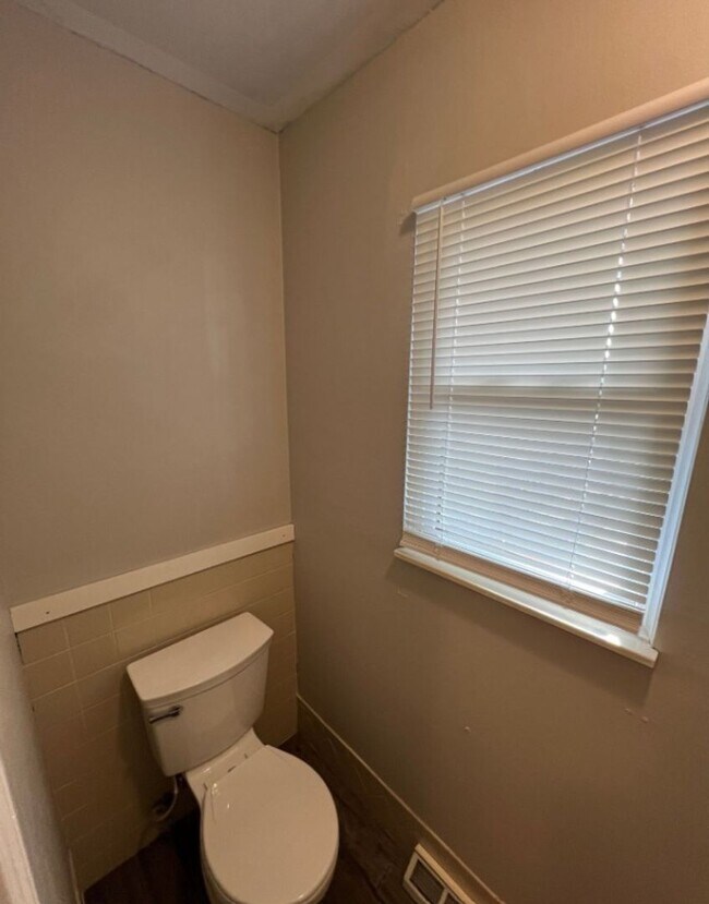 Building Photo - Quiet Cul-de-Sac Home with Bonus Room & Bi...