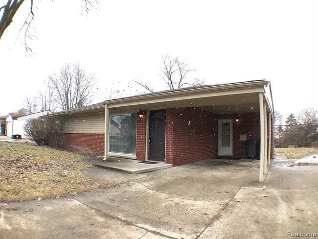 Building Photo - 2117 St Joseph St
