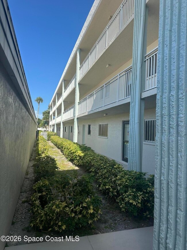 Building Photo - 1595 N Atlantic Ave