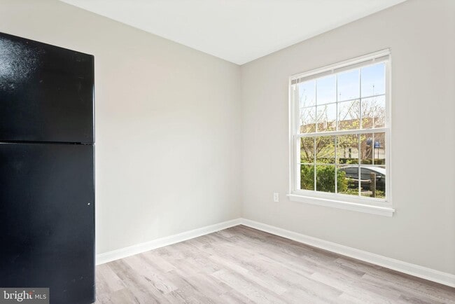 Building Photo - 57 Adams Dr NE