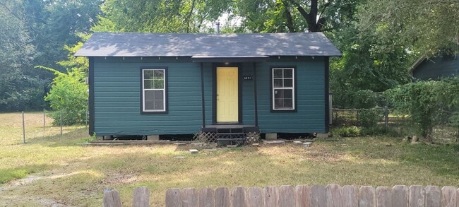 Primary Photo - Adorable 1 bedroom/1 bath home!