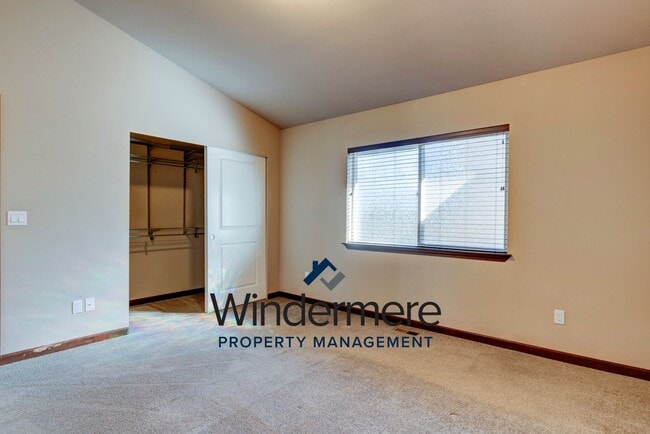 Building Photo - 3 Bedrooms 2 Bath Located In Crosby Commons