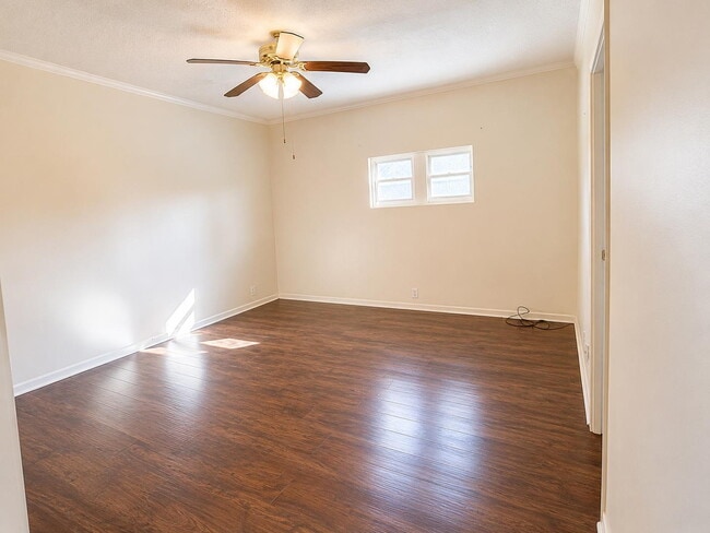 Building Photo - Affordable & Low-Maintenance 1BR Apartment – Comfortable Living Made Easy