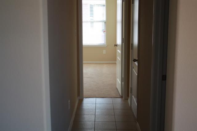 Building Photo - 2777 Cresent Lake Dr