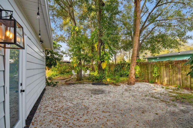 Building Photo - 145 24th Ave SE