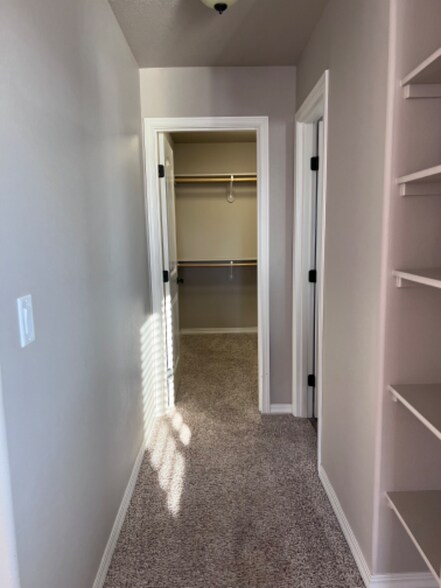 Building Photo - 4491 Corvina St