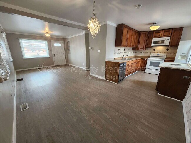 Building Photo - 2260 E 91st Ave