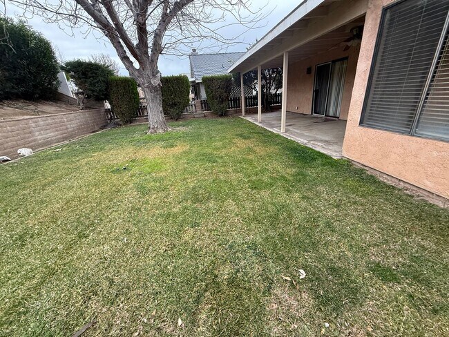 Building Photo - Victorville- Spring Valley Lake, 3 Bedrooms 2 bathrooms, New Paint