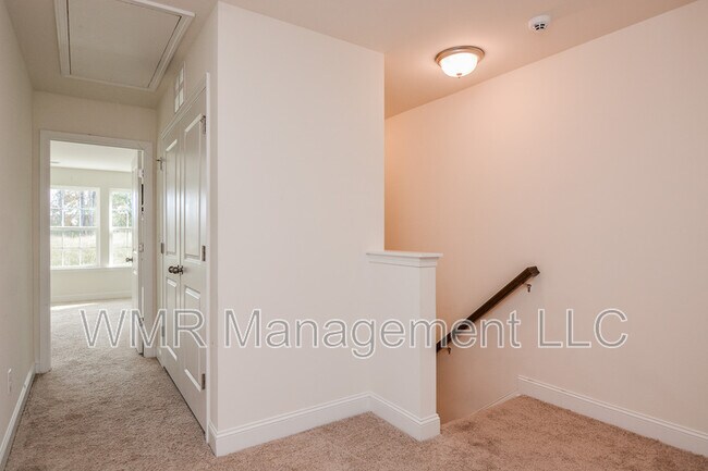 Building Photo - 145 Noble Deer Way