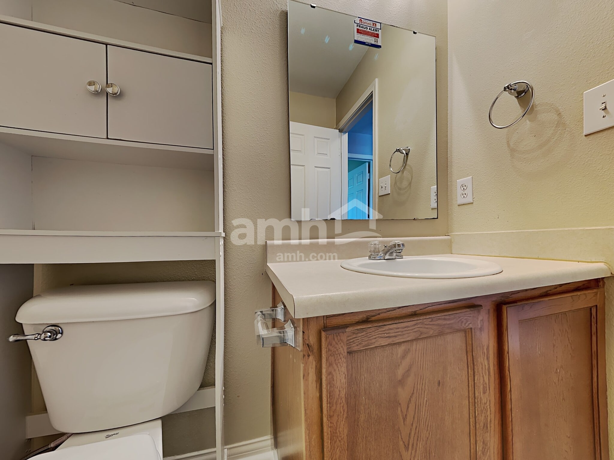 Building Photo - 1028 W Muskegon Dr