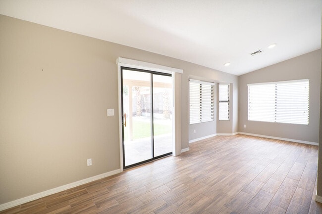 Building Photo - 15006 S 27th Way