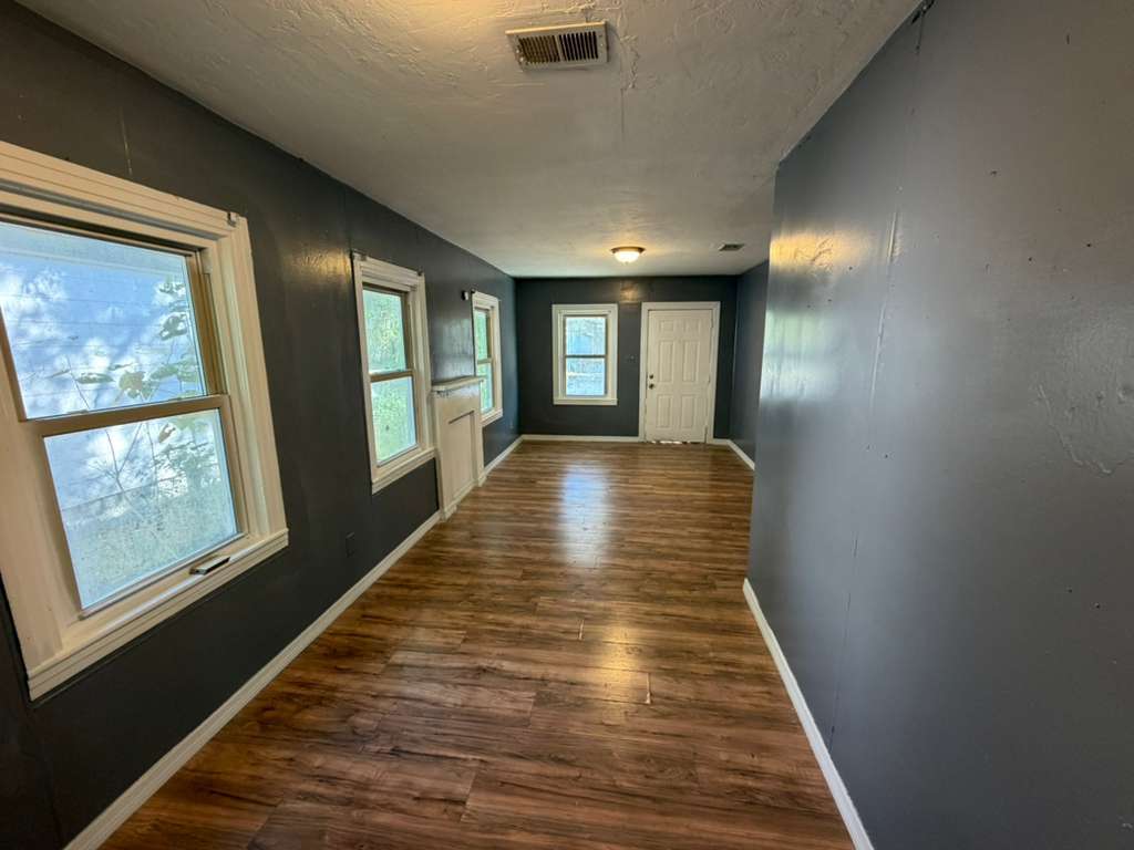 Building Photo - 1976 Lambert St