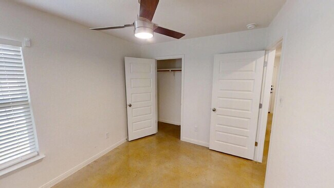 Building Photo - 907 Switchgrass Dr
