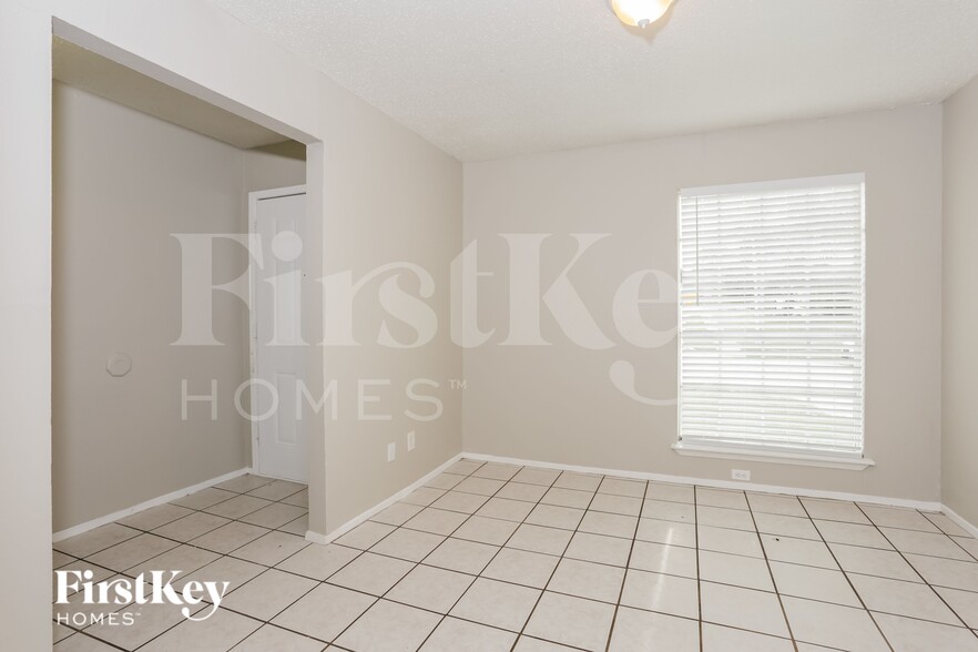 Building Photo - 612 Coolwood Ln