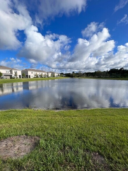 Building Photo - 2614 Sandy Dune Dr
