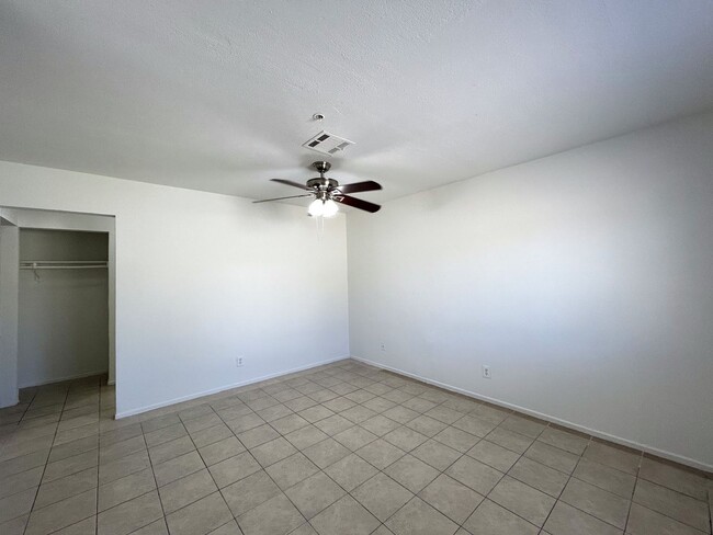 Building Photo - AVAILABLE NOW!! 2 Bedroom 2 Bath Apartment...