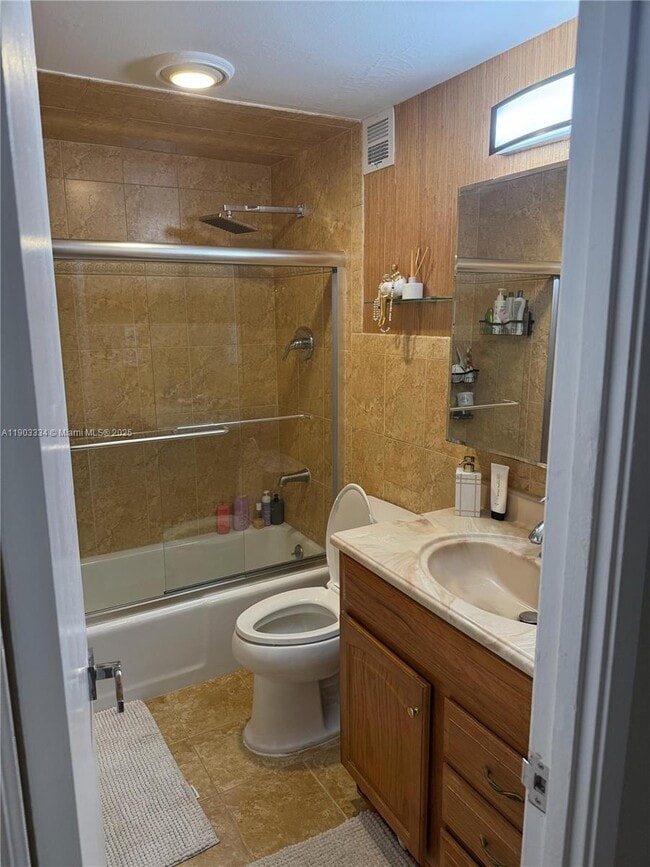 Building Photo - 400 Kings Point Dr