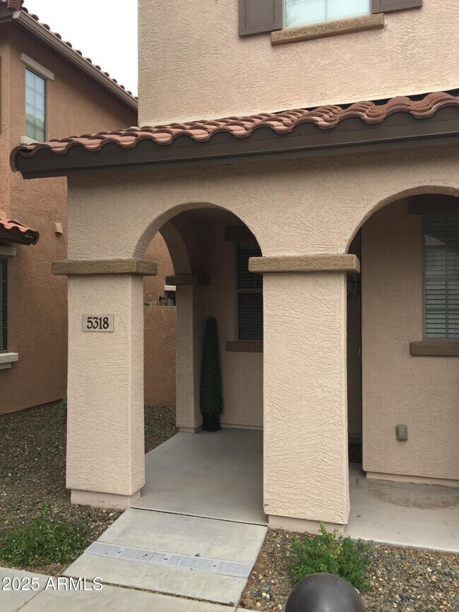 Building Photo - 5318 W Chisum Trail