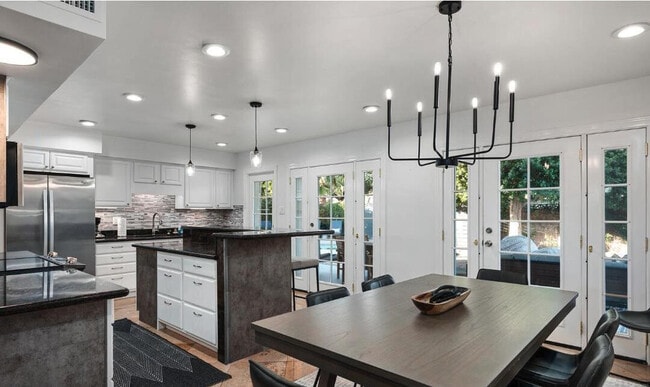 Building Photo - 8620 E San Miguel Ave