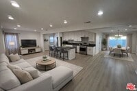 Building Photo - 10745 Saticoy St