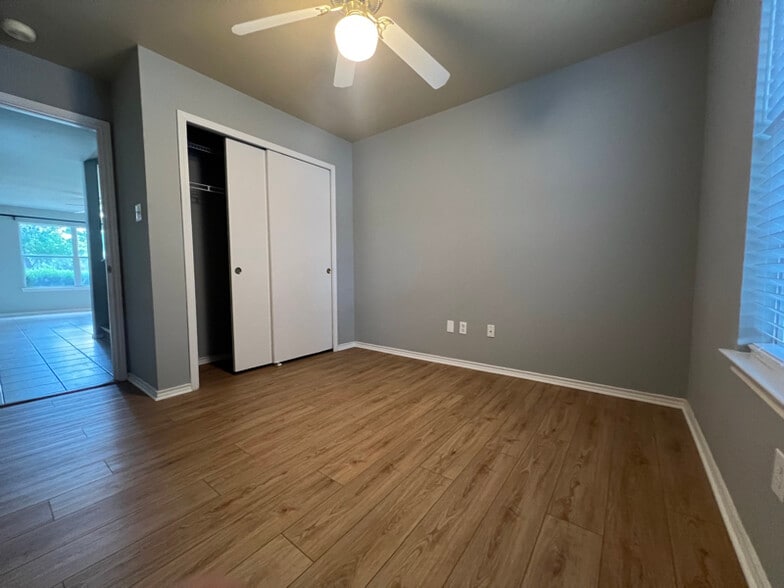 Building Photo - 8011 Rustic Park
