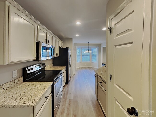 Building Photo - 832 Aimes Ct