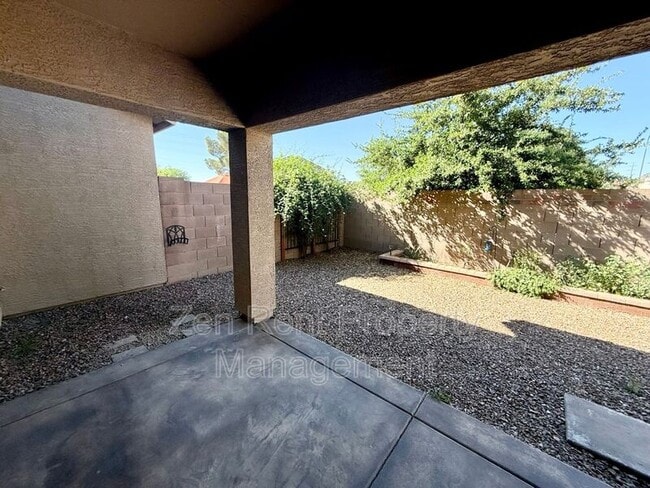 Building Photo - 3870 S Laurel Way