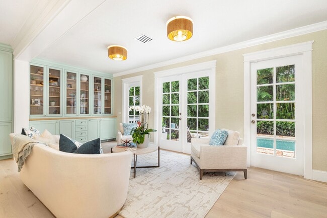 Building Photo - 142 Seabreeze Ave