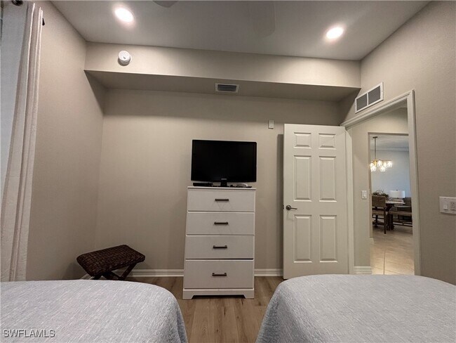 Building Photo - 10341 Heritage Bay Blvd