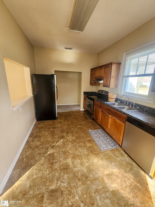 Building Photo - 501 S Presley St