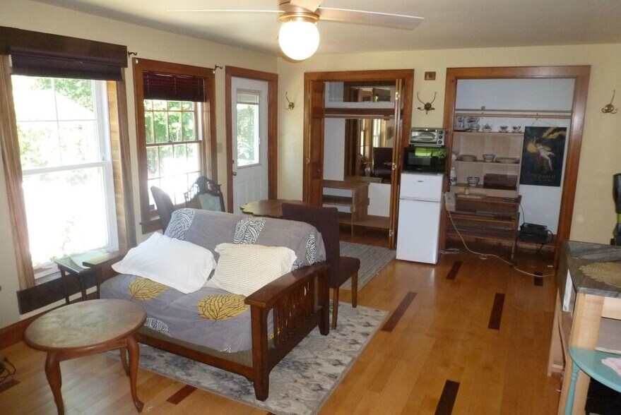 Building Photo - 16 Willey Rd