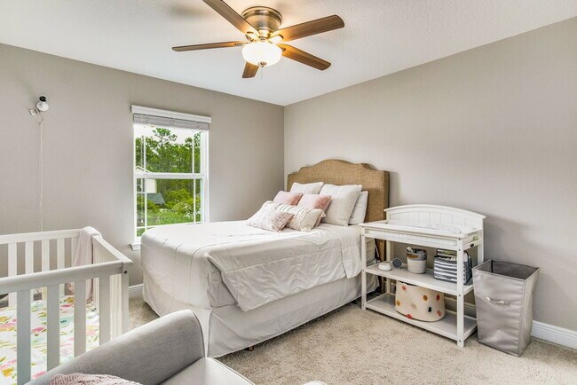 Building Photo - Bright and beautiful home in Windward Cove...
