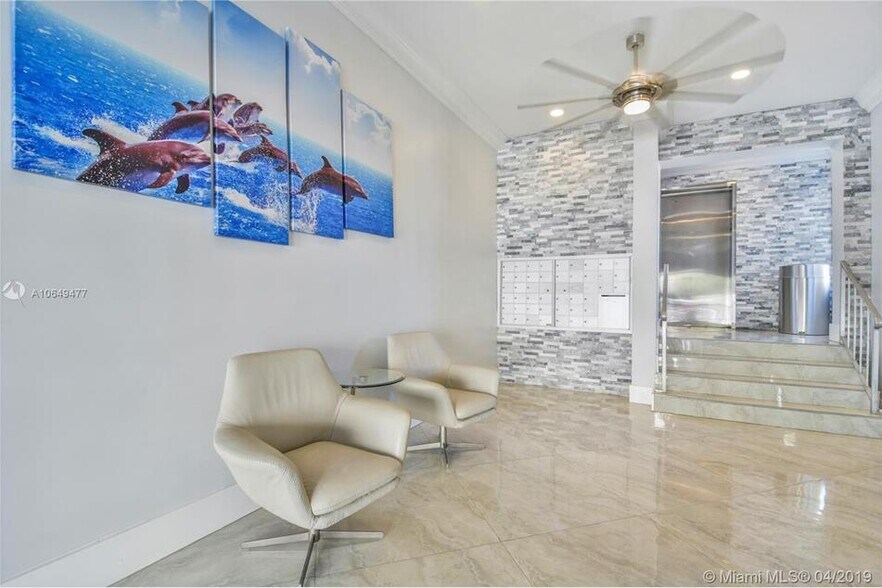 Building Photo - 2900 Banyan St