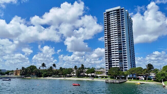 Primary Photo - 5600 N Flagler Dr