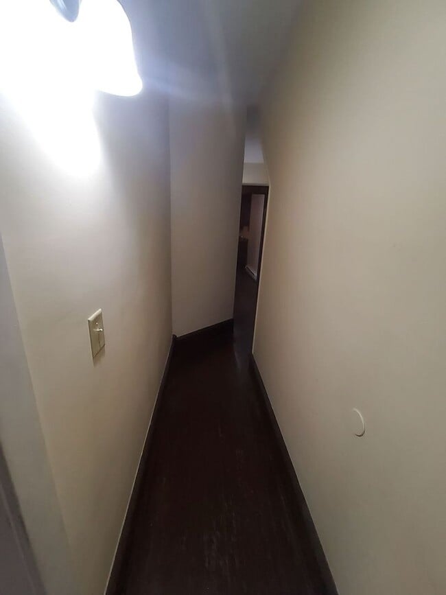 Building Photo - 2nd St 215-217 N